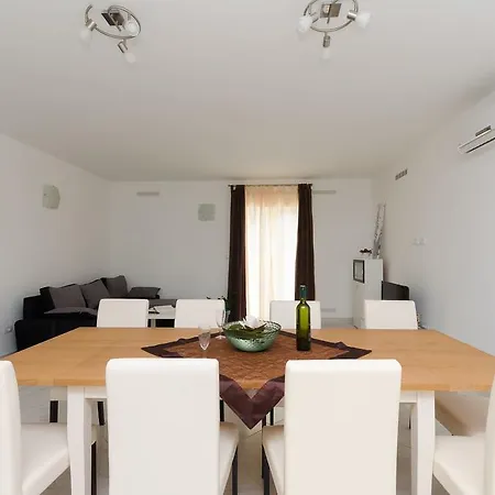 House Andrej 度假居 *