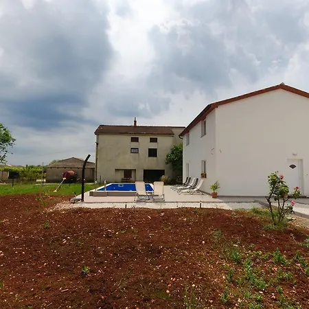 Сasa de vacaciones House Andrej Pula